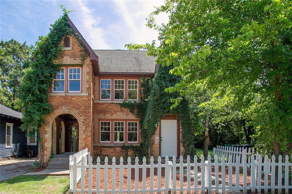 720 25TH Street - Photo 1