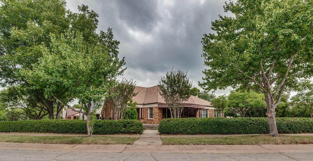 2200 Indiana Avenue - Photo 1