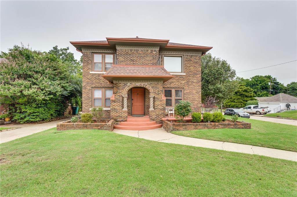 2301 27 Street - Photo 1