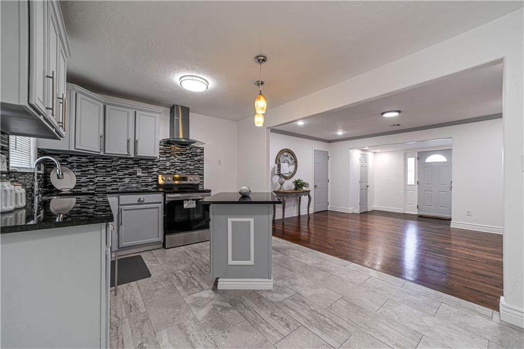 6206 37th Street - Photo 1