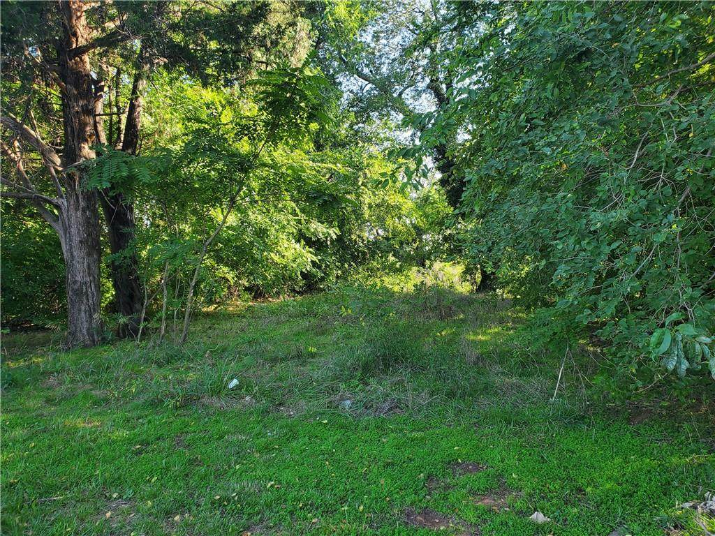 1624 8th Street - Photo 1
