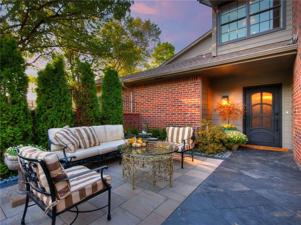 6208 Waterford Boulevard - Photo 1