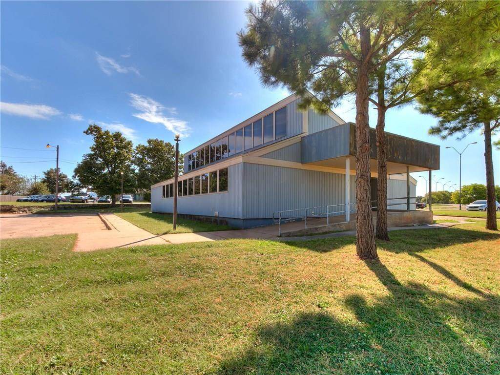 2904 Parklawn Drive - Photo 1