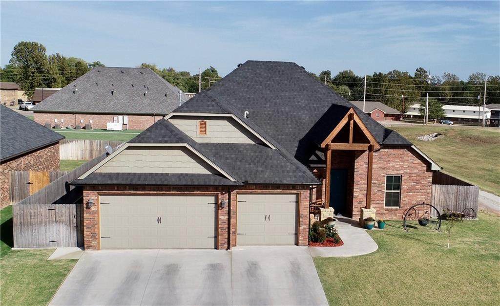 1300 Eagle Ridge Avenue - Photo 1