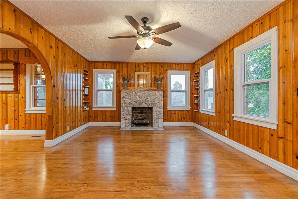 421 Main - Photo 1