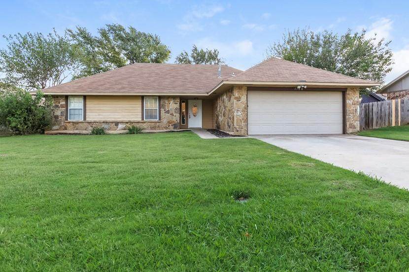 1728 Crest Circle - Photo 1