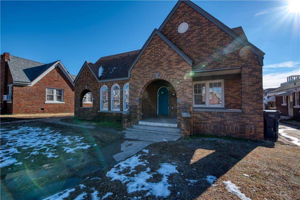 916 East Drive - Photo 1