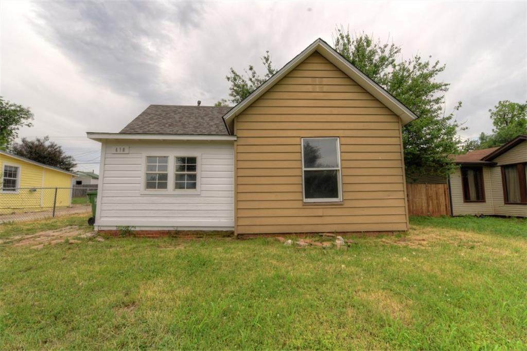 618 Cedar Avenue - Photo 1