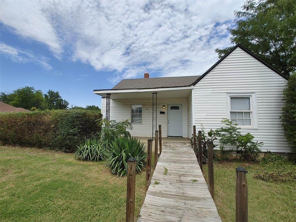 1527 20th Street - Photo 1