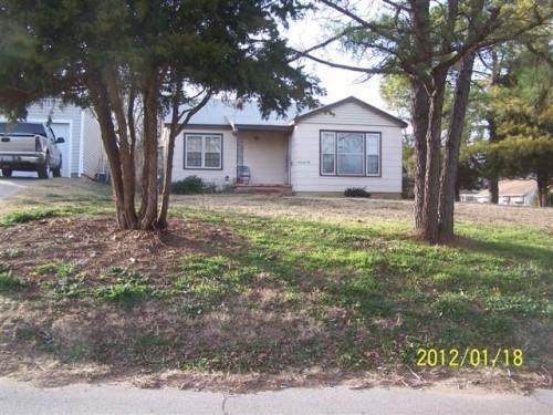 702 11th Street - Photo 1