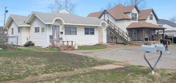 616 6th Street - Photo 1