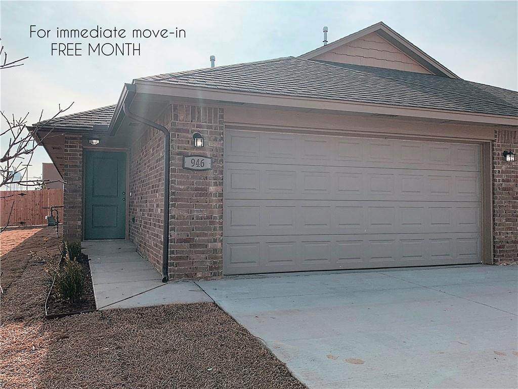 946 Coles Creek - Photo 1
