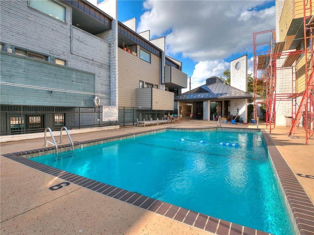 915 7th Street - Photo 1
