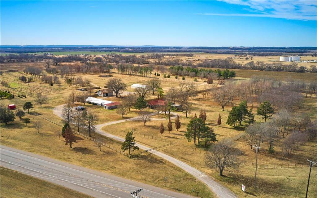 9075 77 Highway - Photo 1