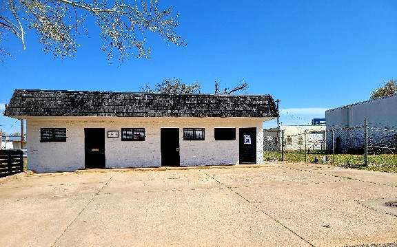 1013 8th Street - Photo 1