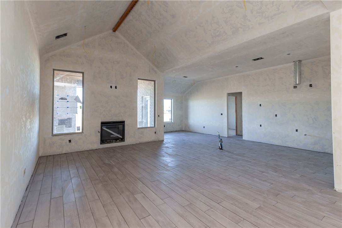 9205 118th Street - Photo 1