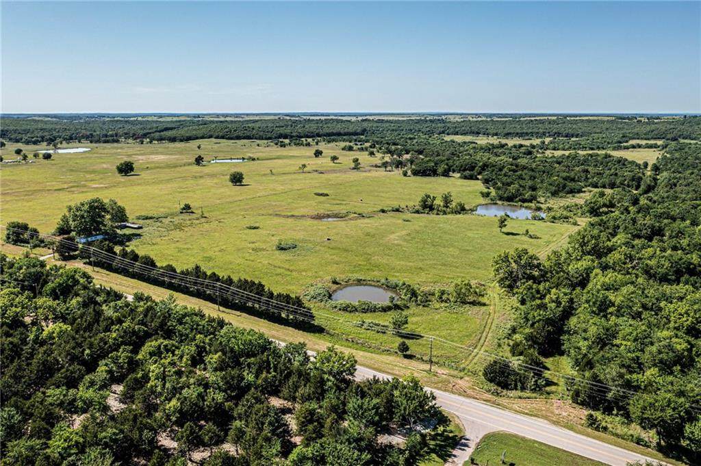 385176 Old 62 Highway - Photo 1