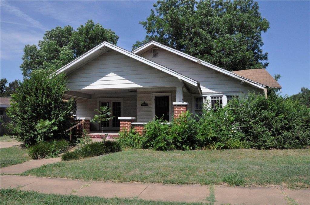 411 8th Street - Photo 1