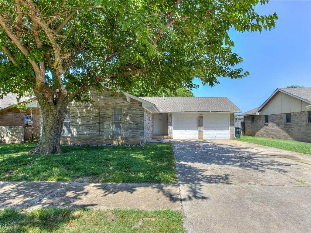 1420 Oakcrest Avenue - Photo 1