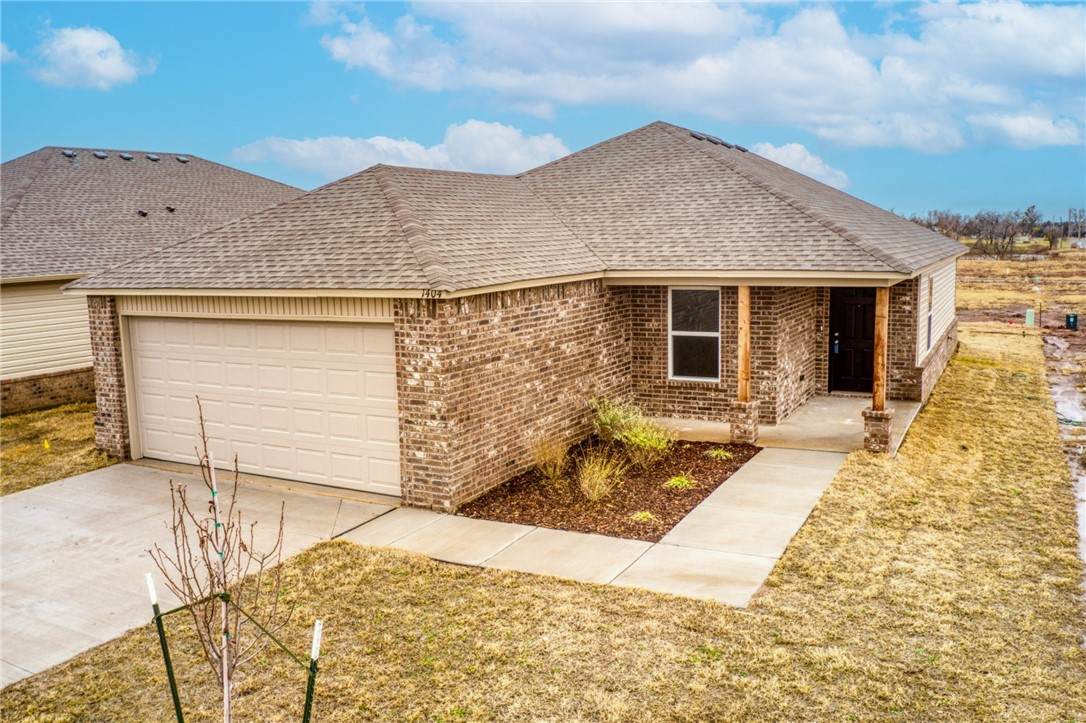 1404 Chuck Wagon Drive - Photo 1