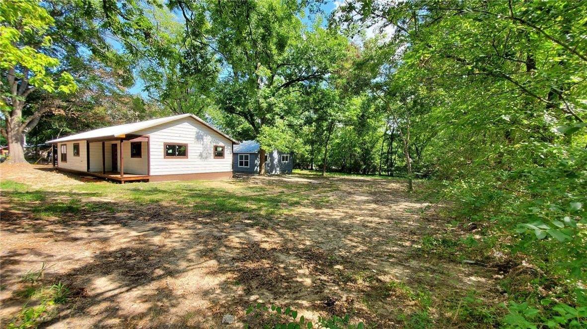 1009 Campbell Street - Photo 1