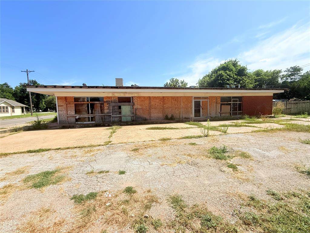 520 17th Street - Photo 1