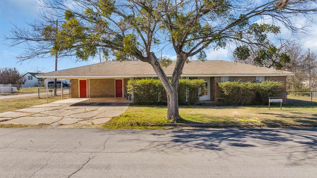 823 5th Street - Photo 1