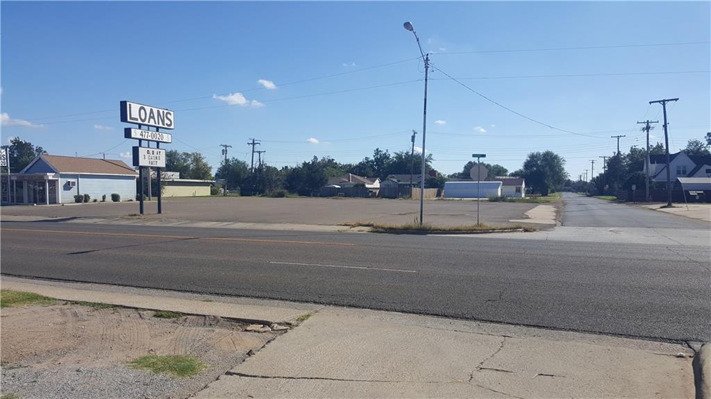 1000 Broadway - Photo 1