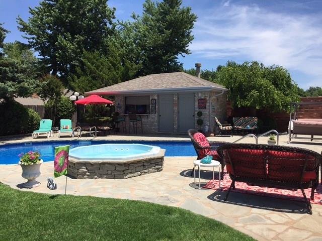 10029 Henderson - Photo 1
