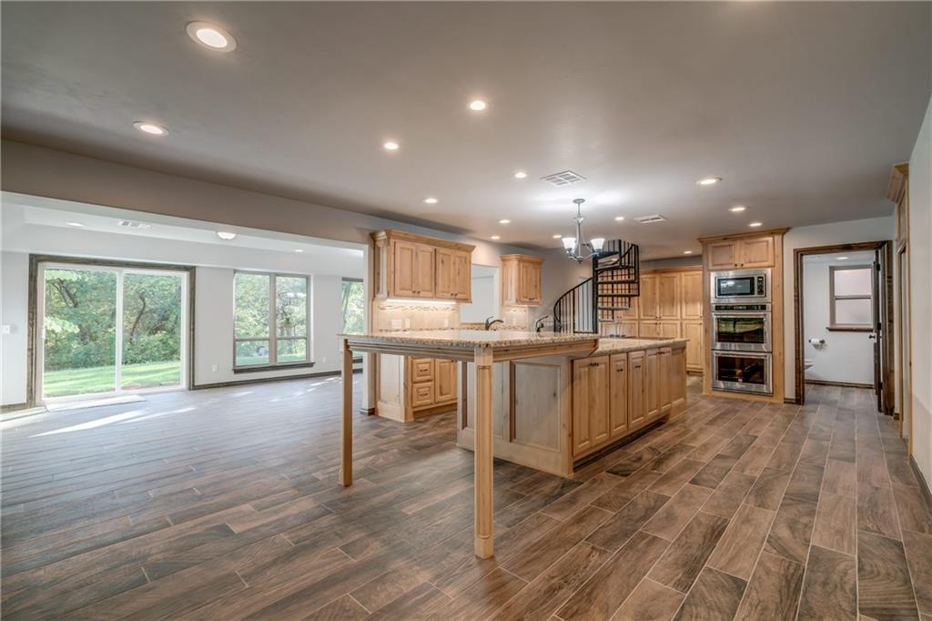 6216 Kingsbridge Drive - Photo 1