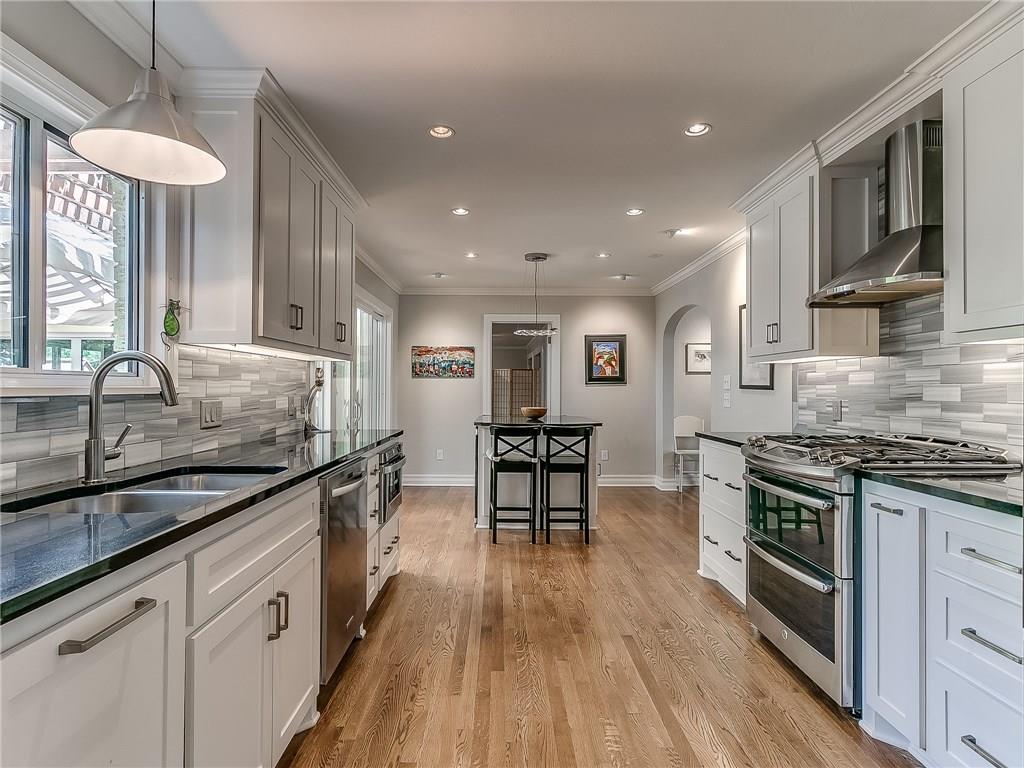 1123 Hemstead Place - Photo 1