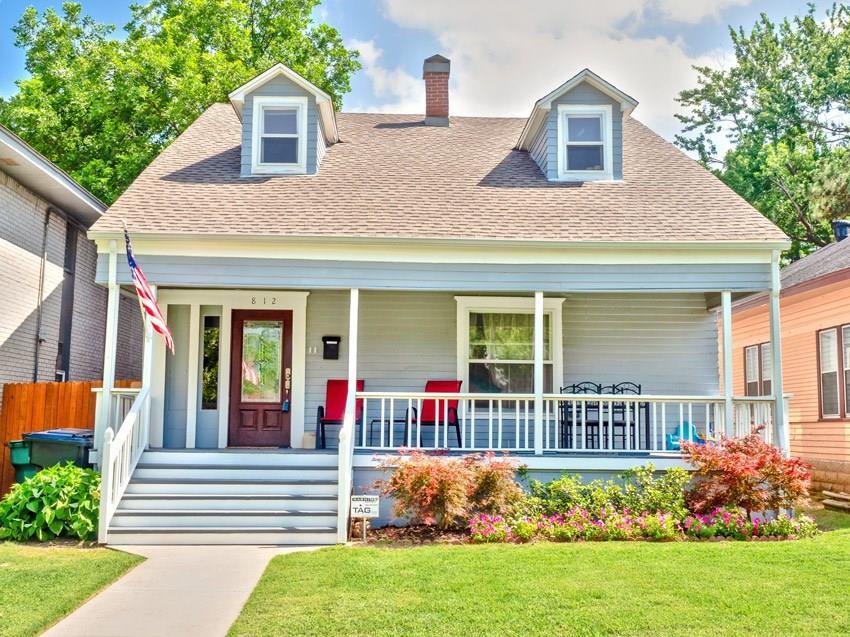812 21st Street - Photo 1