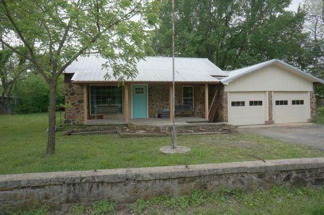 927 Houston Street - Photo 1