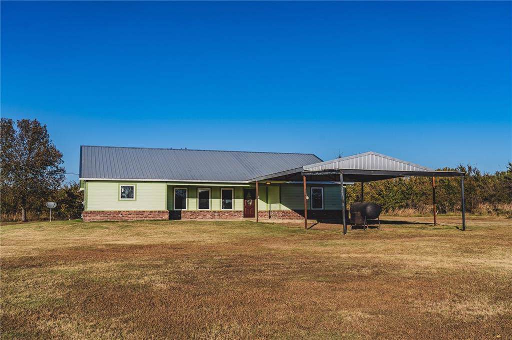 379006 990 Road - Photo 1
