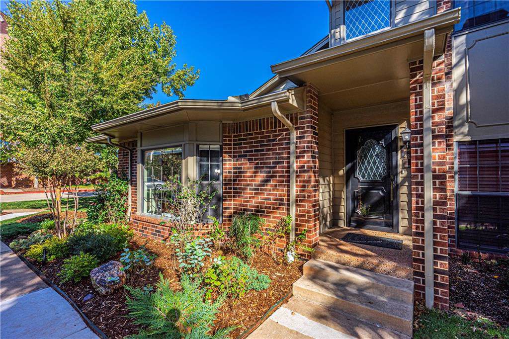 6204 Waterford Boulevard - Photo 1