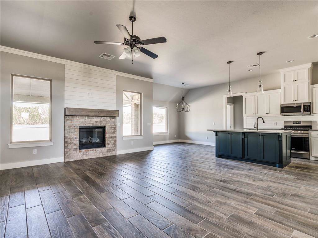 2233 Poplar Avenue - Photo 1