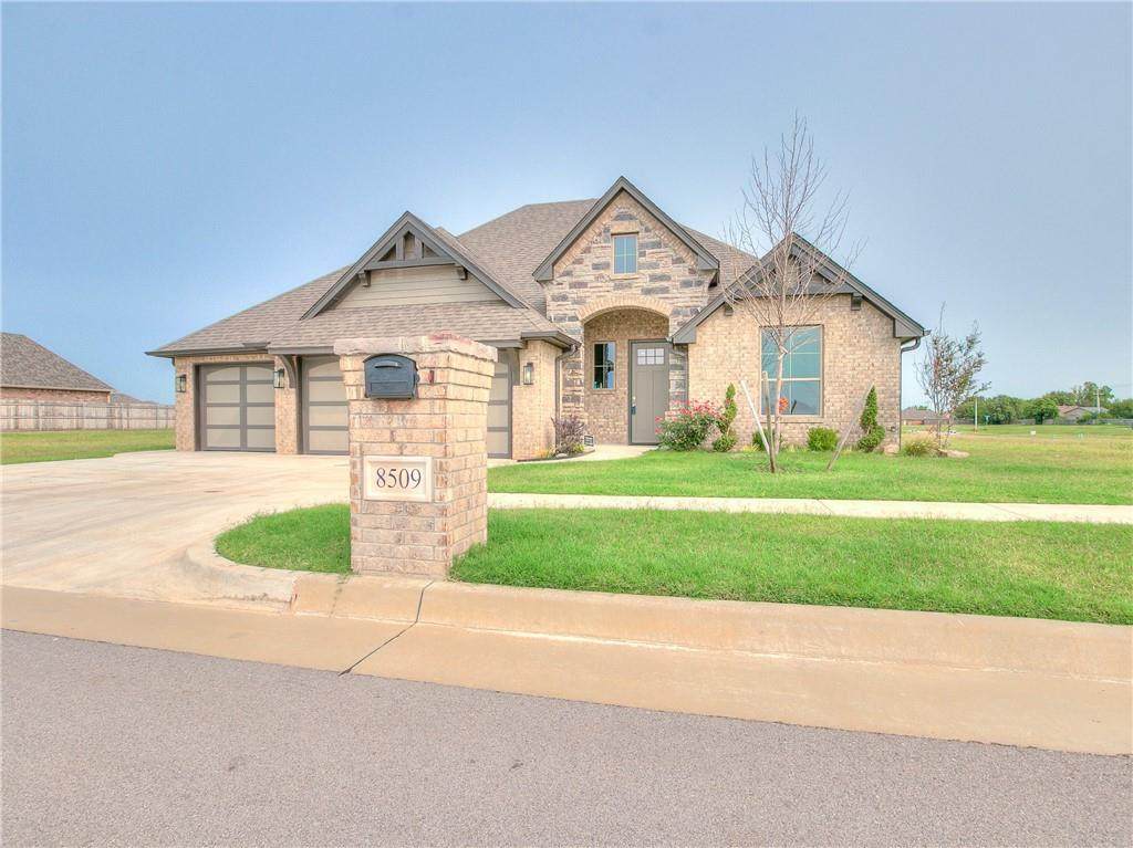 8509 109th Street - Photo 1