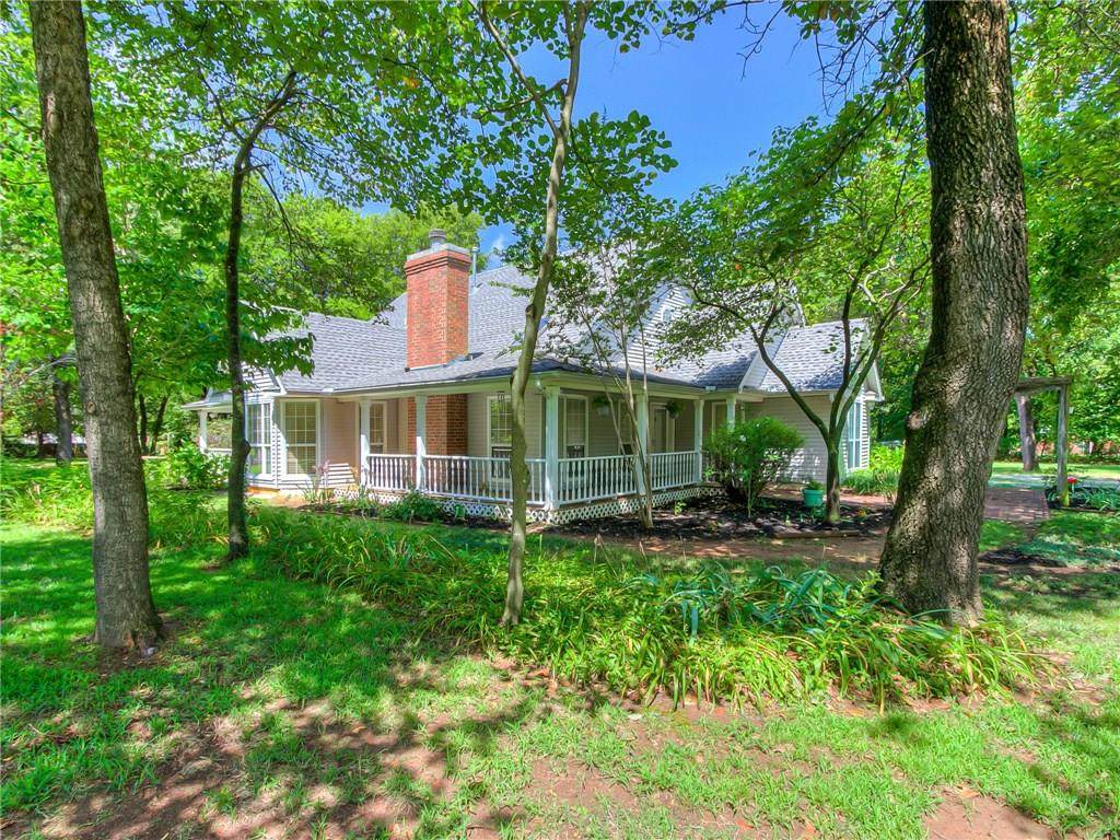 511 Woodland Drive - Photo 1