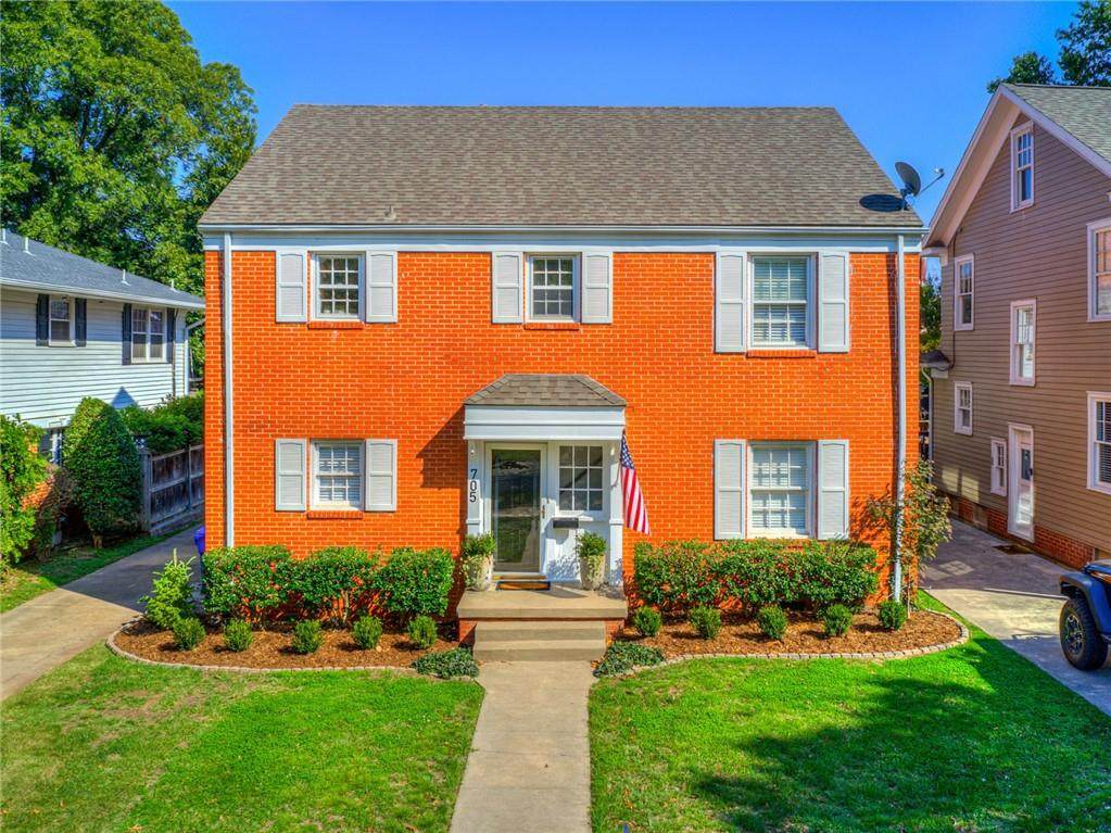 705 Chautauqua Avenue - Photo 1