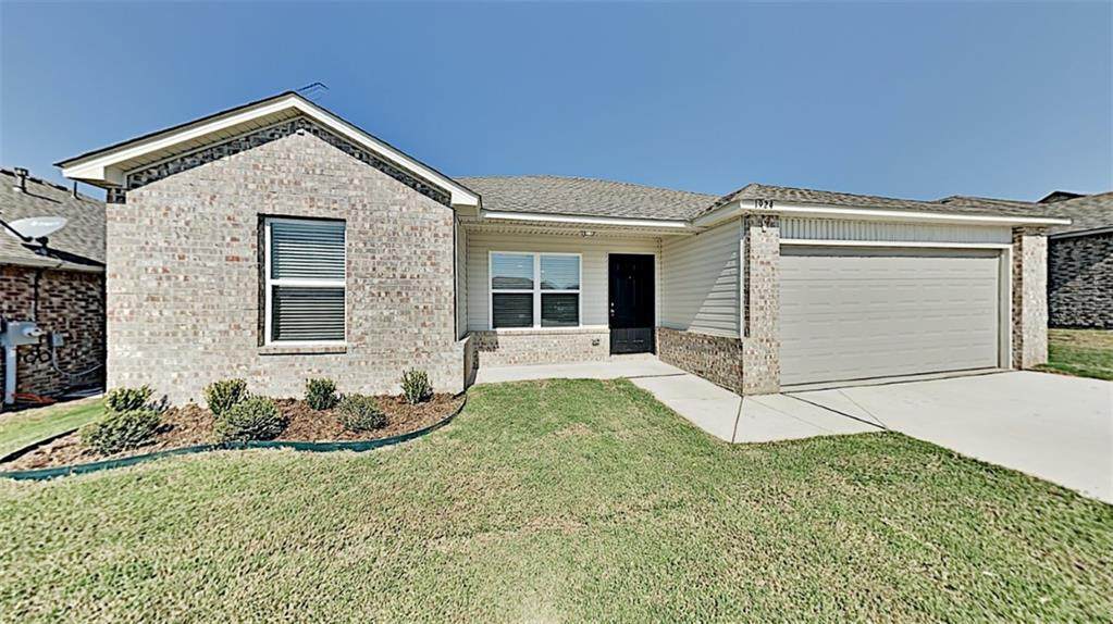 1924 Twisted Oak Court - Photo 1