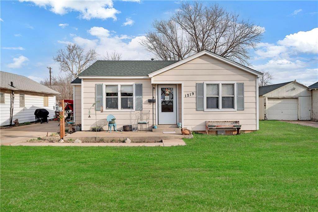 1219 6th Street - Photo 1