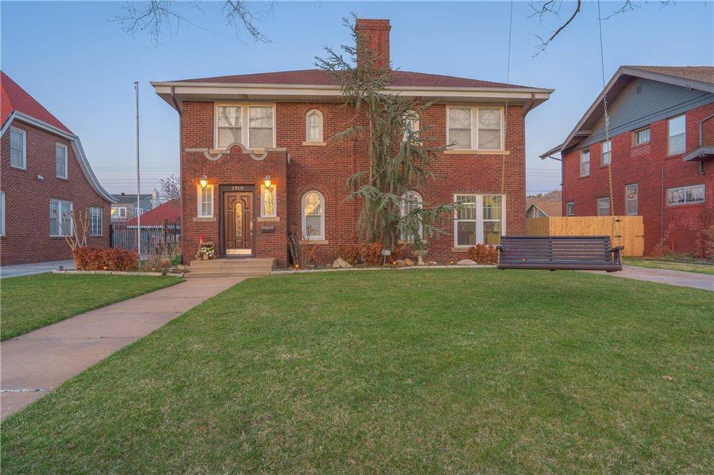 1910 Indiana Avenue - Photo 1