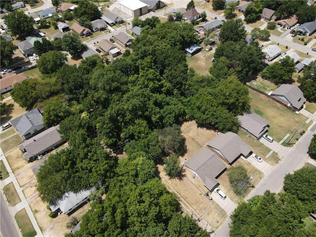000 Center Avenue - Photo 1