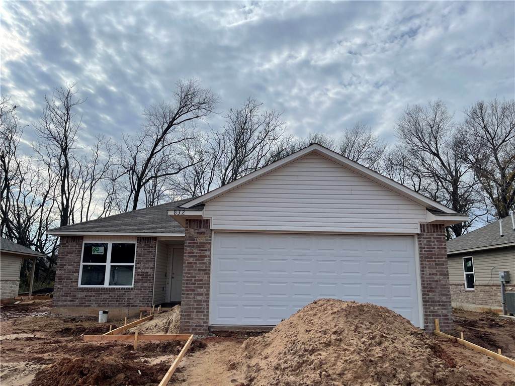 832 Highgarden Circle - Photo 1