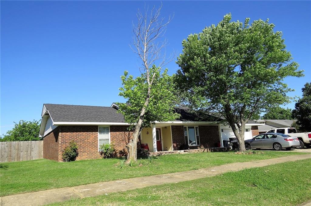 1605 Westlawn - Photo 1