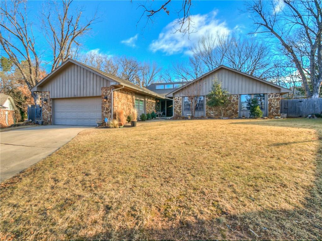 236 Chaucer Crescent - Photo 1