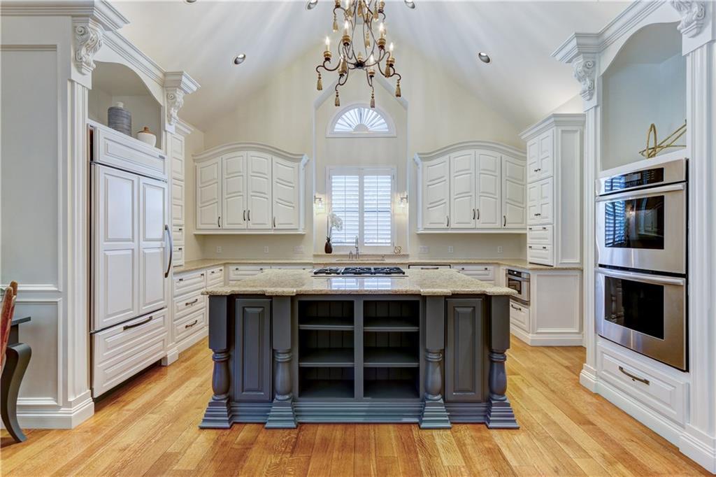 1834 Drakestone Avenue - Photo 1