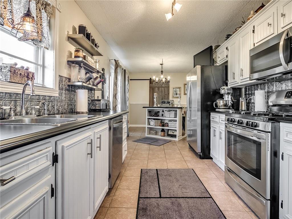 604 Pine - Photo 1