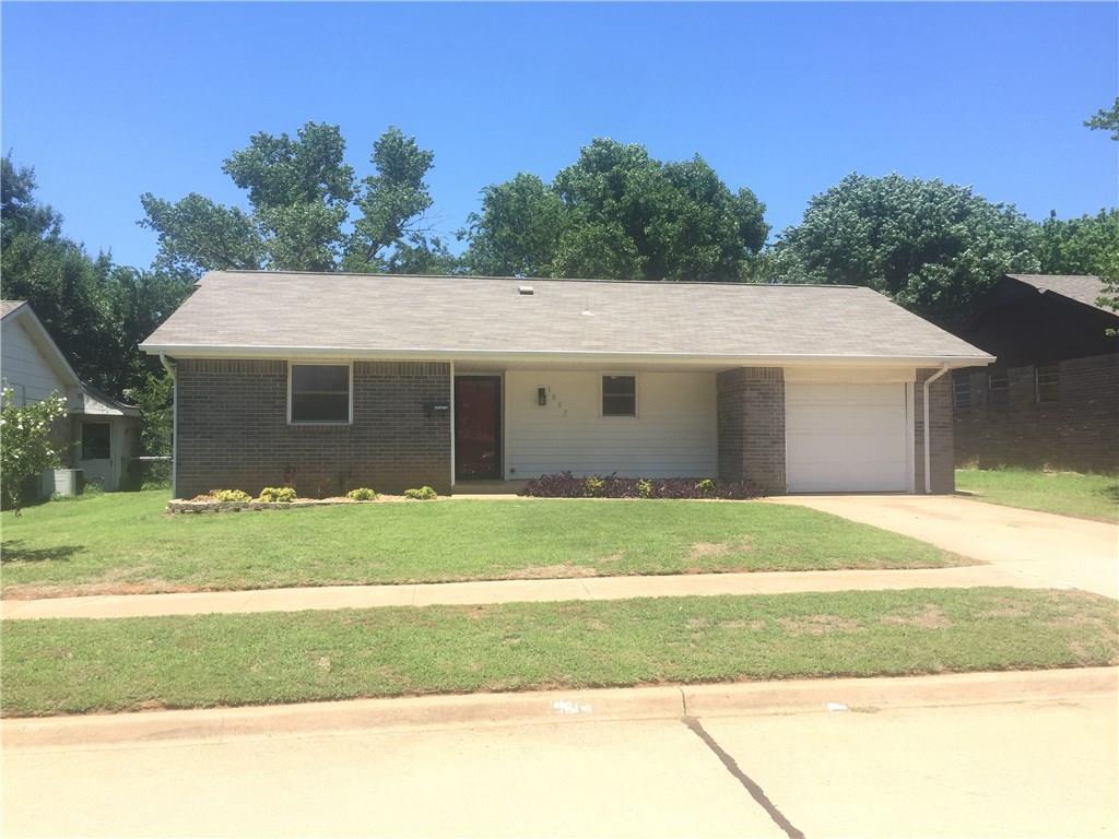 1607 Pinewood Drive - Photo 1