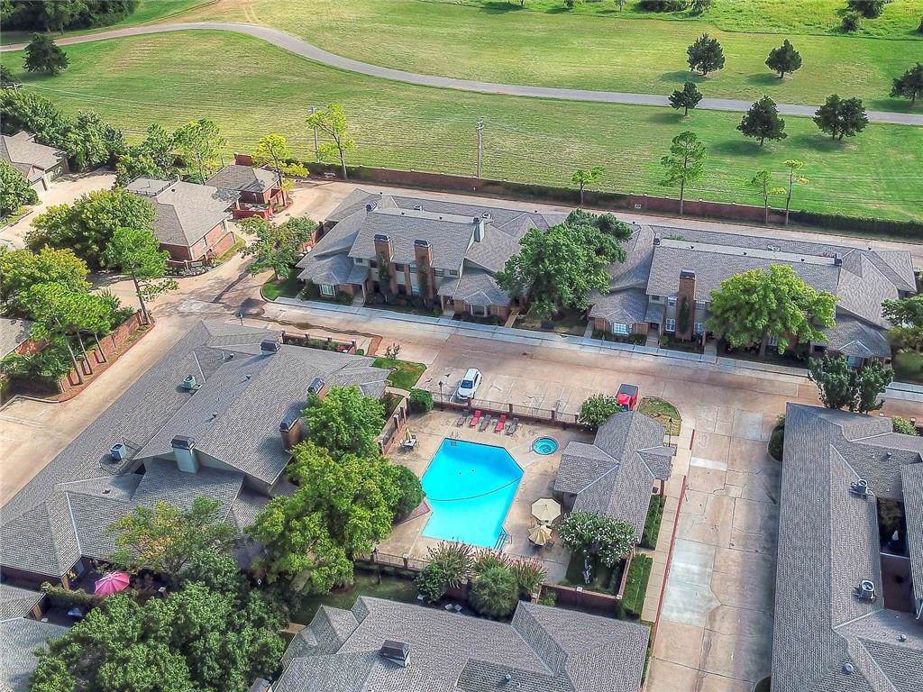 6204 Waterford Boulevard - Photo 1